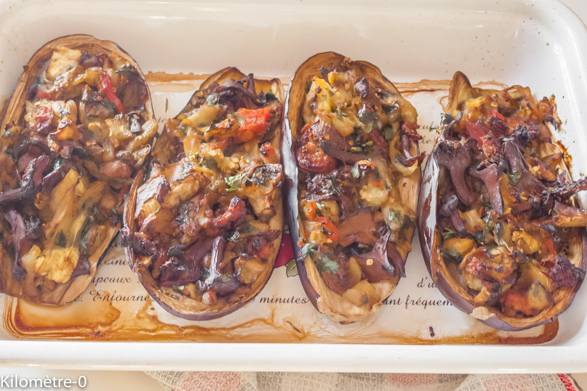 Photo de recette d'aubergines farcies tomates saucisse facile, rapide, léger, bio de Kilomètre-0, blog de cuisine réalisée à partir de produits locaux et issus de circuits courts