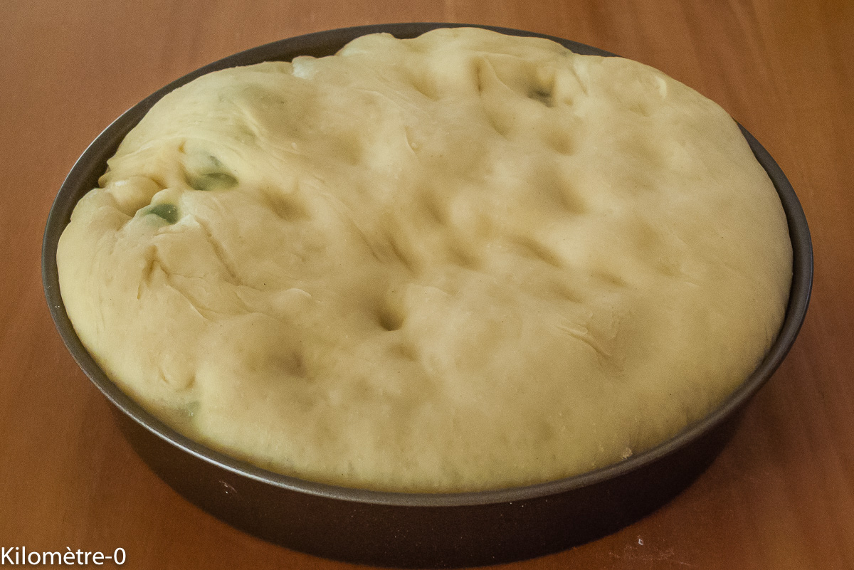 Photo de recette de brioche aux raisins facile, légère et bio de Kilomètre-0, blog de cuisine réalisée à partir de produits locaux et issus de circuits courts