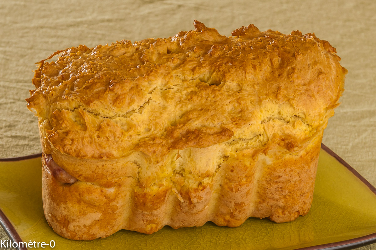 Photo de recette de saucisse de Morteau en brioche facile, rapide, de Kilomètre-0, blog de cuisine réalisée à partir de produits locaux et issus de circuits courts