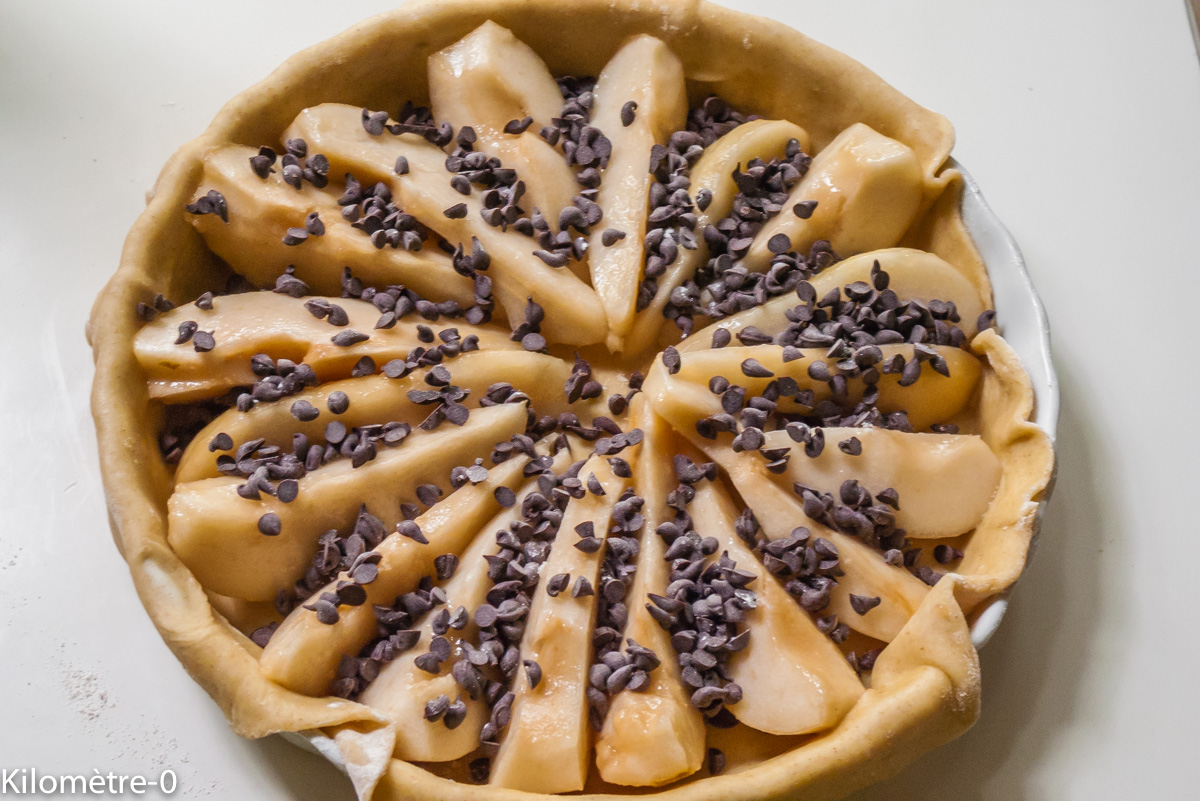 Photo de recette de tourte poire chocolat facile, bio, rapide de Kilomètre-0, blog de cuisine réalisée à partir de produits locaux et issus de circuits courts