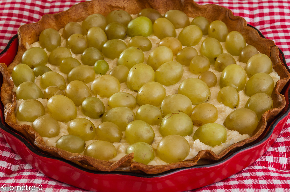 Photo de recette de tarte, raisins frais, raisin blanc, amande, mascarpone, facile, rapide, bio, léger de Kilomètre-0, blog de cuisine réalisée à partir de produits locaux et issus de circuits courts