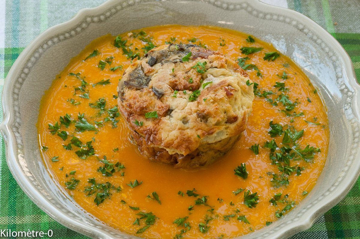 Photo de recette de soupe potimarron, facile, rapide, léger, rapide, poitrine fumée, Kilomètre-0, blog de cuisine réalisée à partir de produits locaux et issus de circuits courts