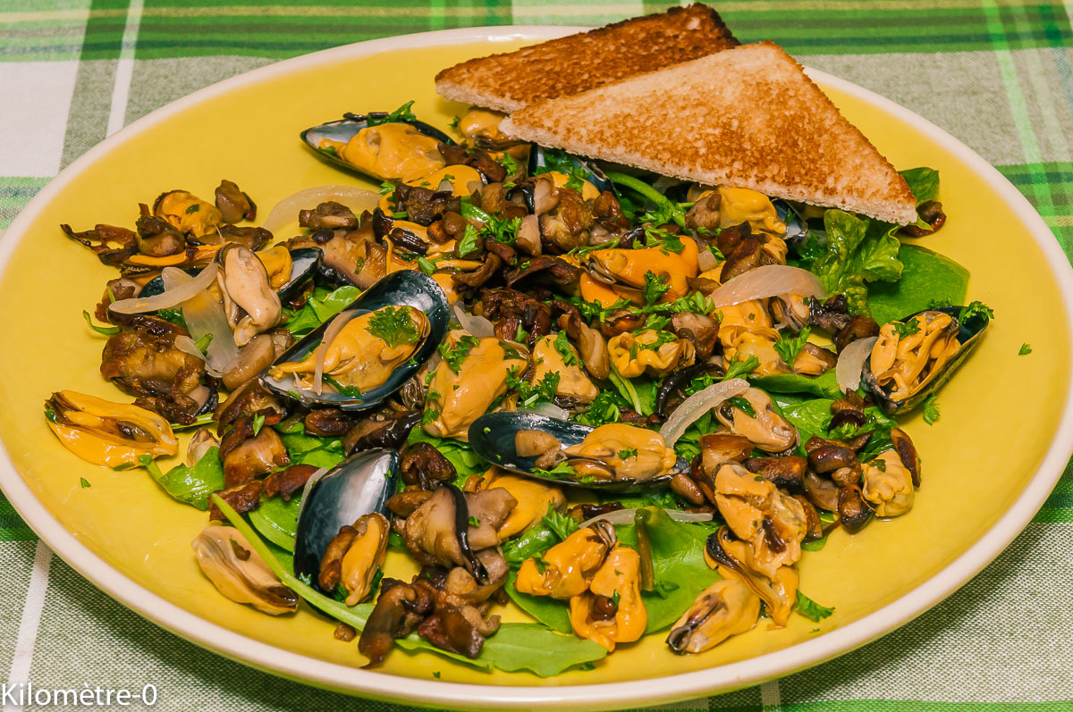 Photo de recette de moules, facile, cèpes, rapide, léger, simple, salade, Kilomètre-0, blog de cuisine réalisée à partir de produits locaux et issus de circuits courts