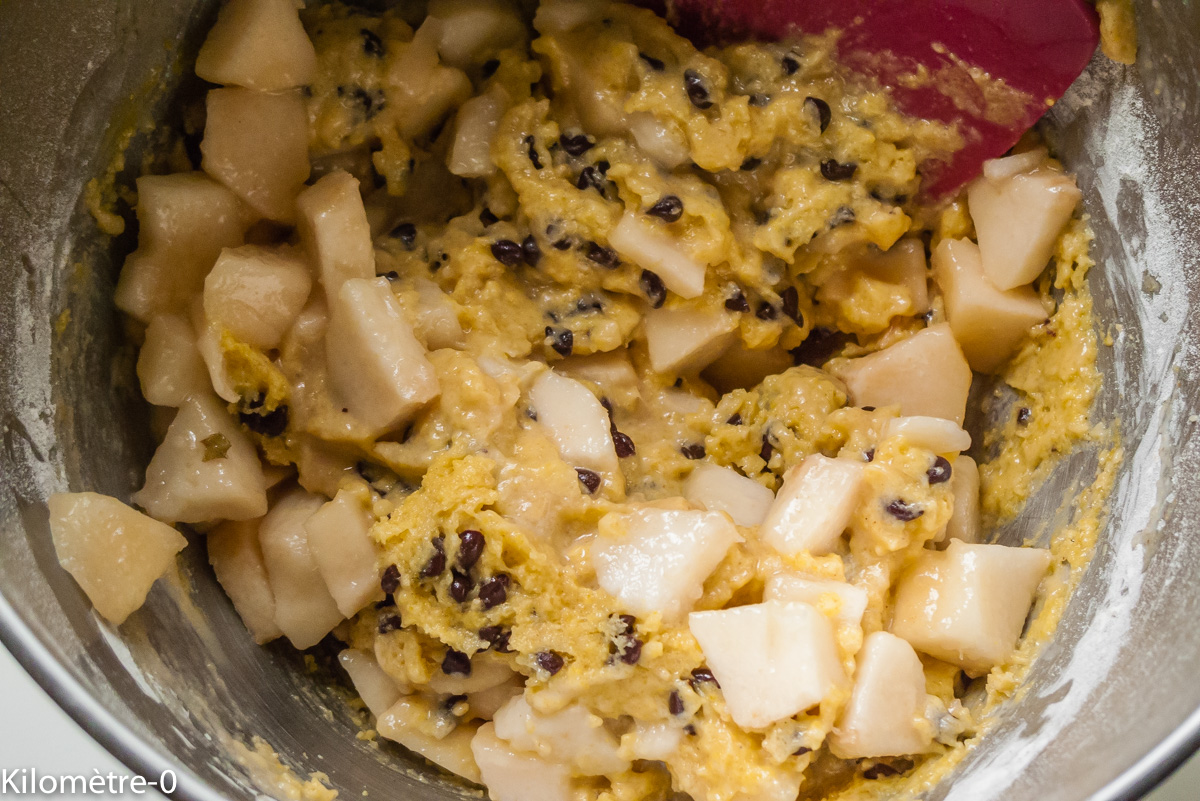 Photo de recette de cake sucré, poires, chocolat, semoule de maïs, T 65, facile, rapide, léger, bio de Kilomètre-0, blog de cuisine réalisée à partir de produits locaux et issus de circuits courts