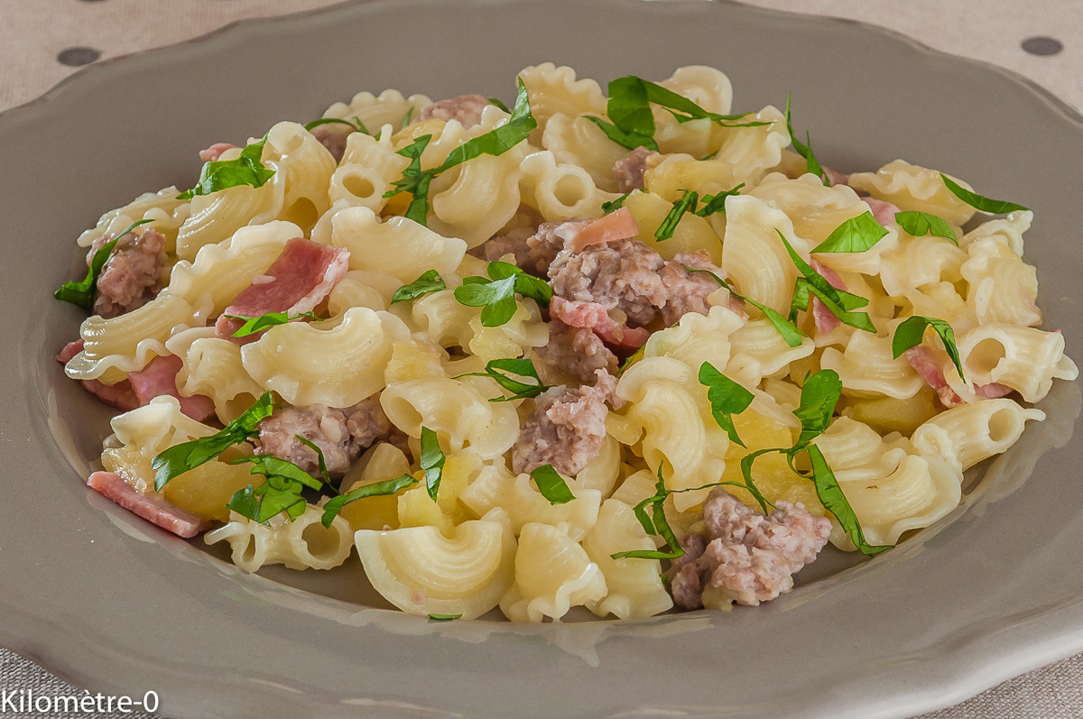 Photo de recette de pâte, saucisse, pomme, facile, rapide, léger, bio de Kilomètre-0, blog de cuisine réalisée à partir de produits locaux et issus de circuits courts