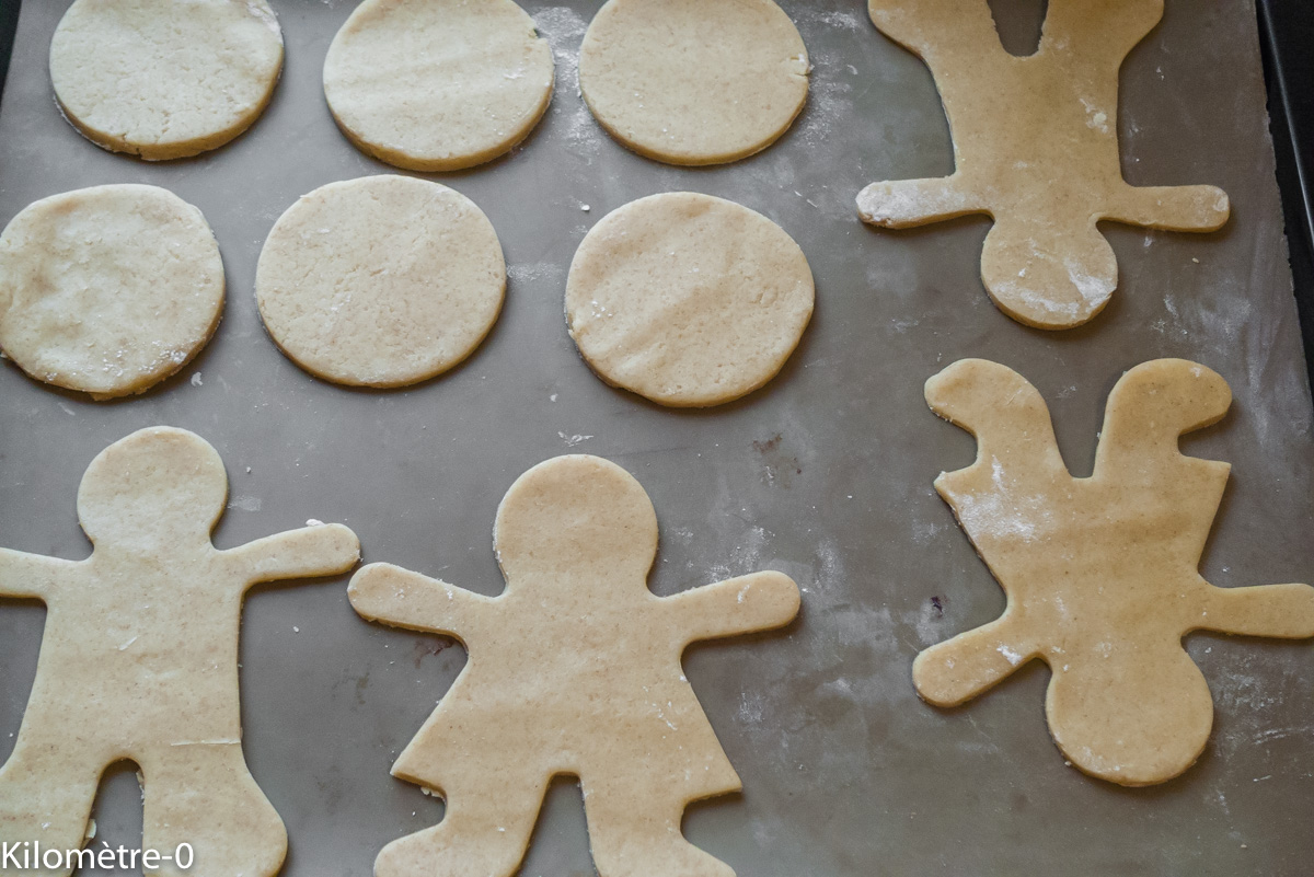 Photo de recette de sablés, Noël, facile, rapide, enfants de Kilomètre-0, blog de cuisine réalisée à partir de produits locaux et issus de circuits courts
