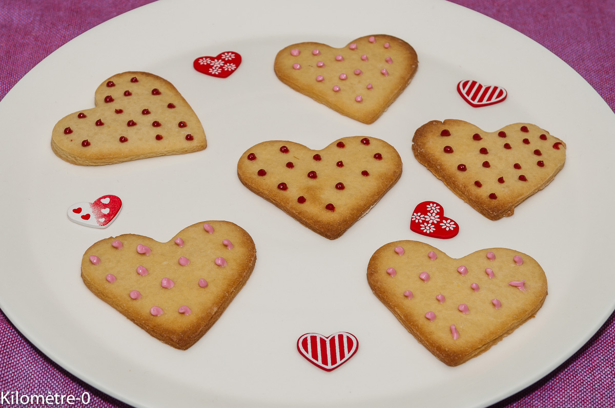 Photo de recette de sablés alsaciens, sablés de Noël, enfant, coeurs, facile, biscuits, gâteaux secs maison, bio, Kilomètre-0, blog de cuisine réalisée à partir de produits locaux et issus de circuits courts