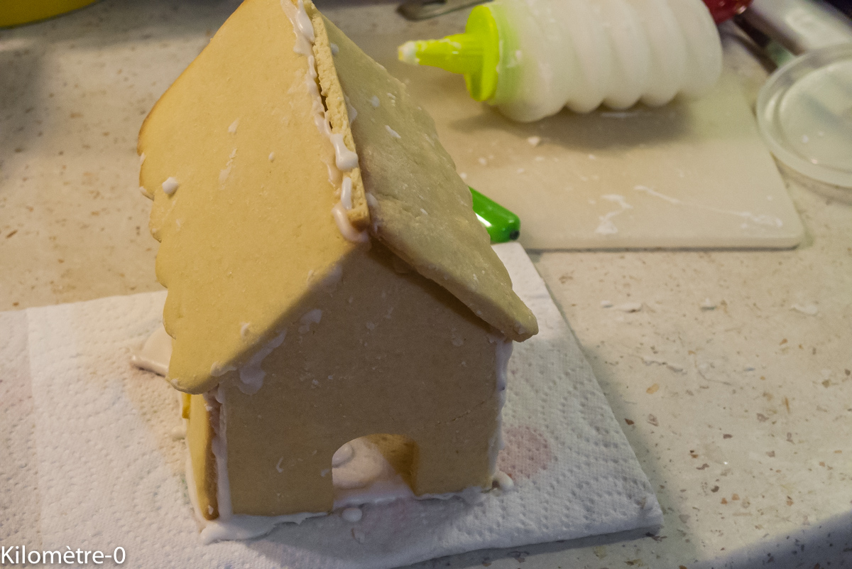 Photo de recette de maison gingerbread, enfant, Noël, original, Kilomètre-0, blog de cuisine réalisée à partir de produits locaux et issus de circuits courts