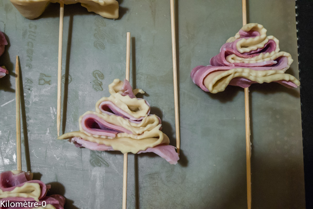 Photo de recette de sapin feuilleté, facile, rapide, Noël de Kilomètre-0, blog de cuisine réalisée à partir de produits locaux et issus de circuits courts
