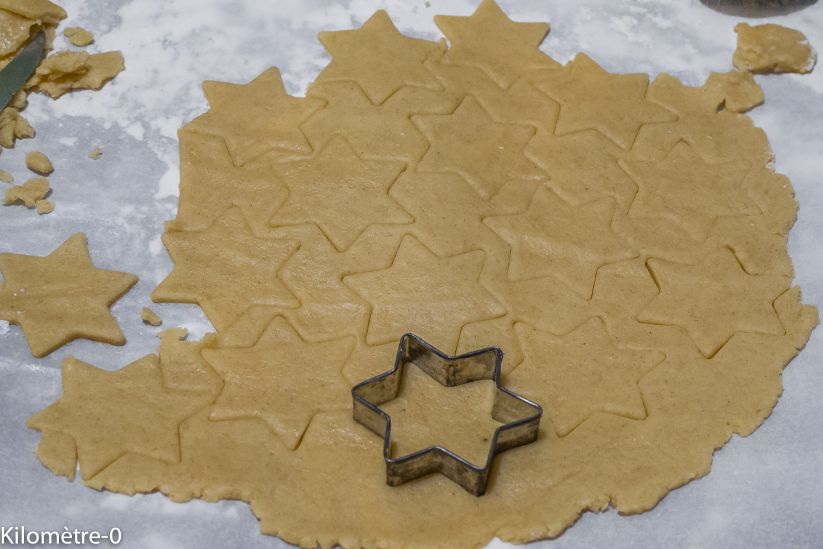 Photo de recette de sablés, Noël, facile, rapide, enfants de Kilomètre-0, blog de cuisine réalisée à partir de produits locaux et issus de circuits courts