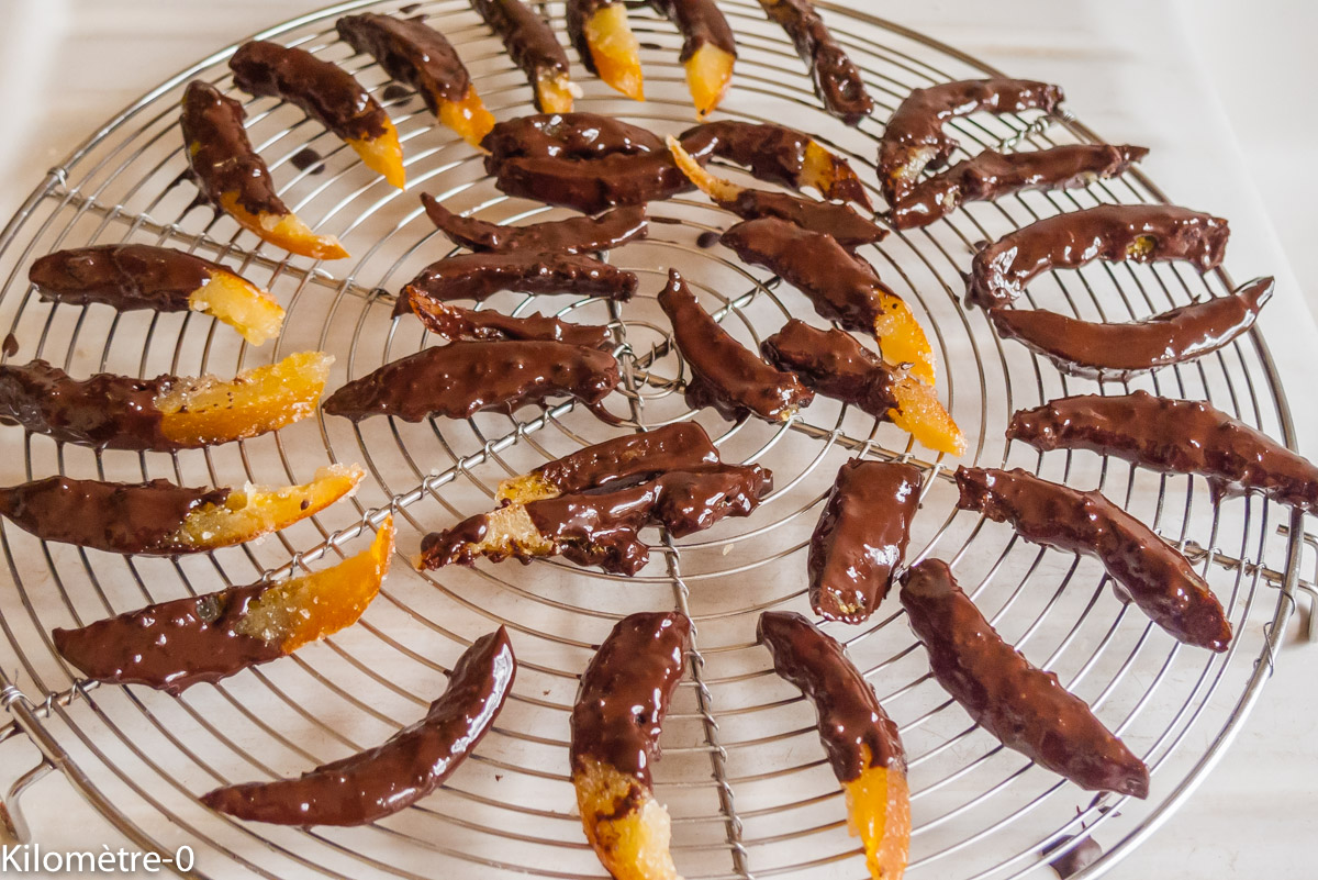Photo de recette d'orangettes au chocolat facile, bio de Kilomètre-0, blog de cuisine réalisée à partir de produits locaux et issus de circuits courts