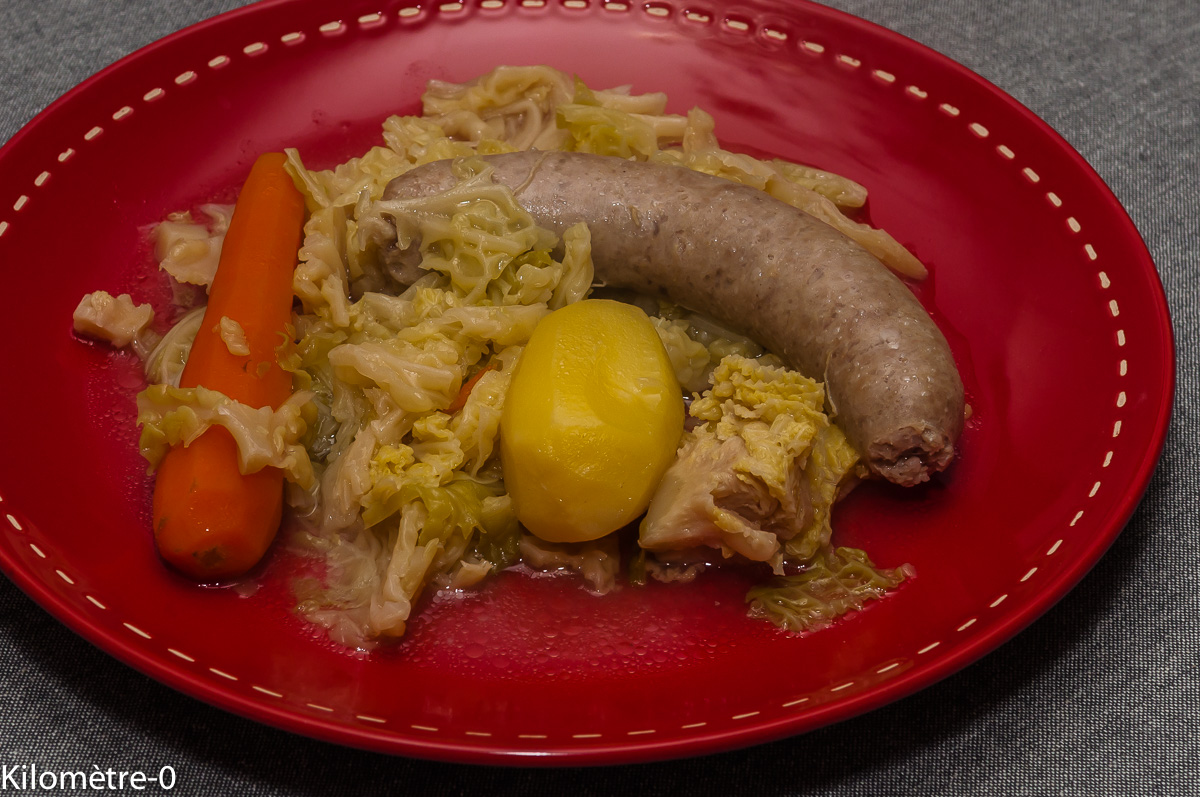 Photo de recette de saucisses au chou, facile, rapide, bio, de Kilomètre-0, blog de cuisine réalisée à partir de produits locaux et issus de circuits courts