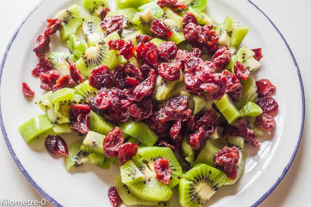 Photo de recette de kiwis, cranberries, gâteau, bio, léger, dessert, Kilomètre-0, blog de cuisine réalisée à partir de produits locaux et issus de circuits courts