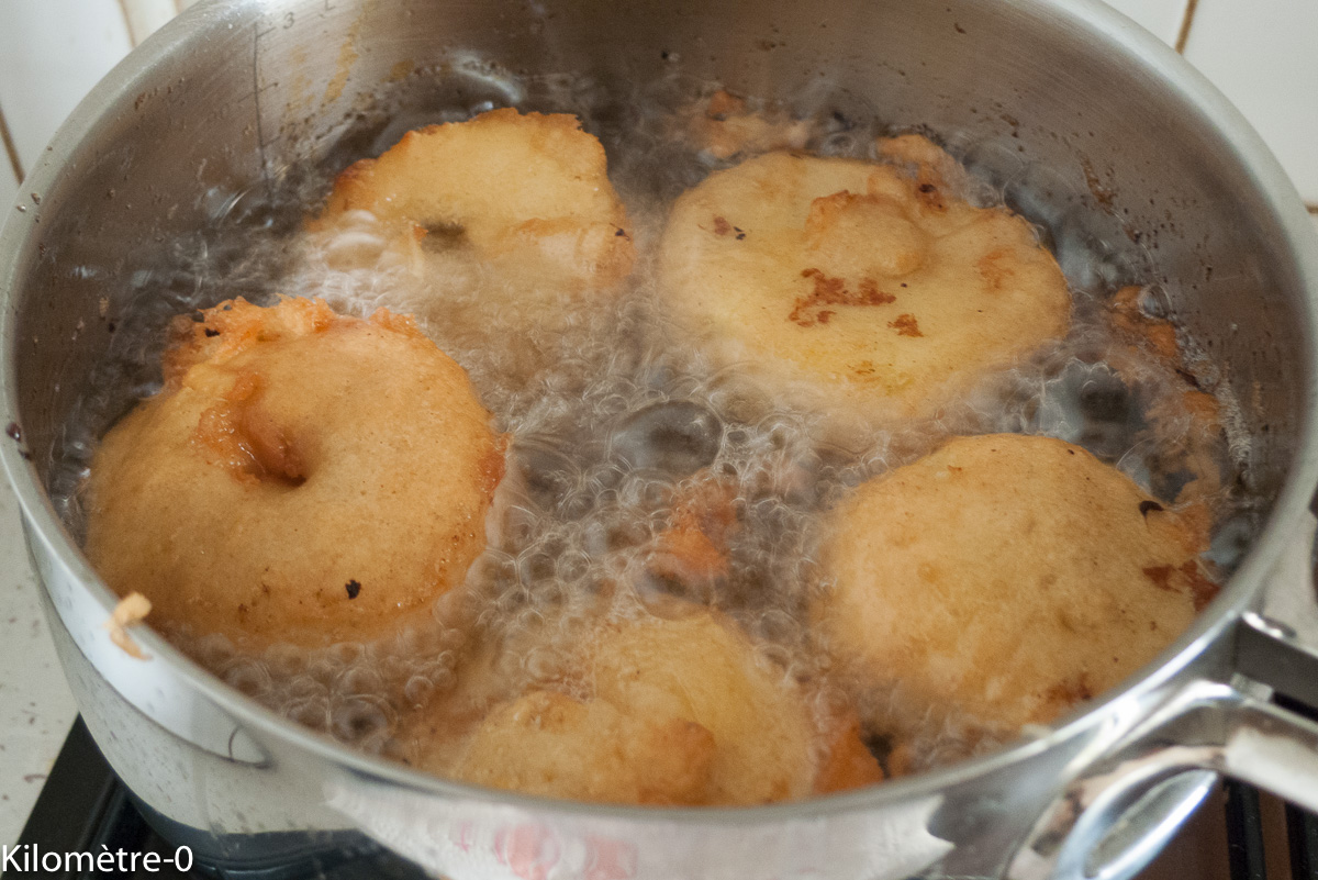 Photo de recette de beignets aux pommes, facile, rapide, bio de Kilomètre-0, blog de cuisine réalisée à partir de produits locaux et issus de circuits courts