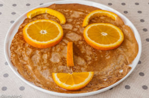 Photo de recette de crêpes marrantes, enfant, chandeleur, orange, bio de Kilomètre-0, blog de cuisine réalisée à partir de produits locaux et issus de circuits courts