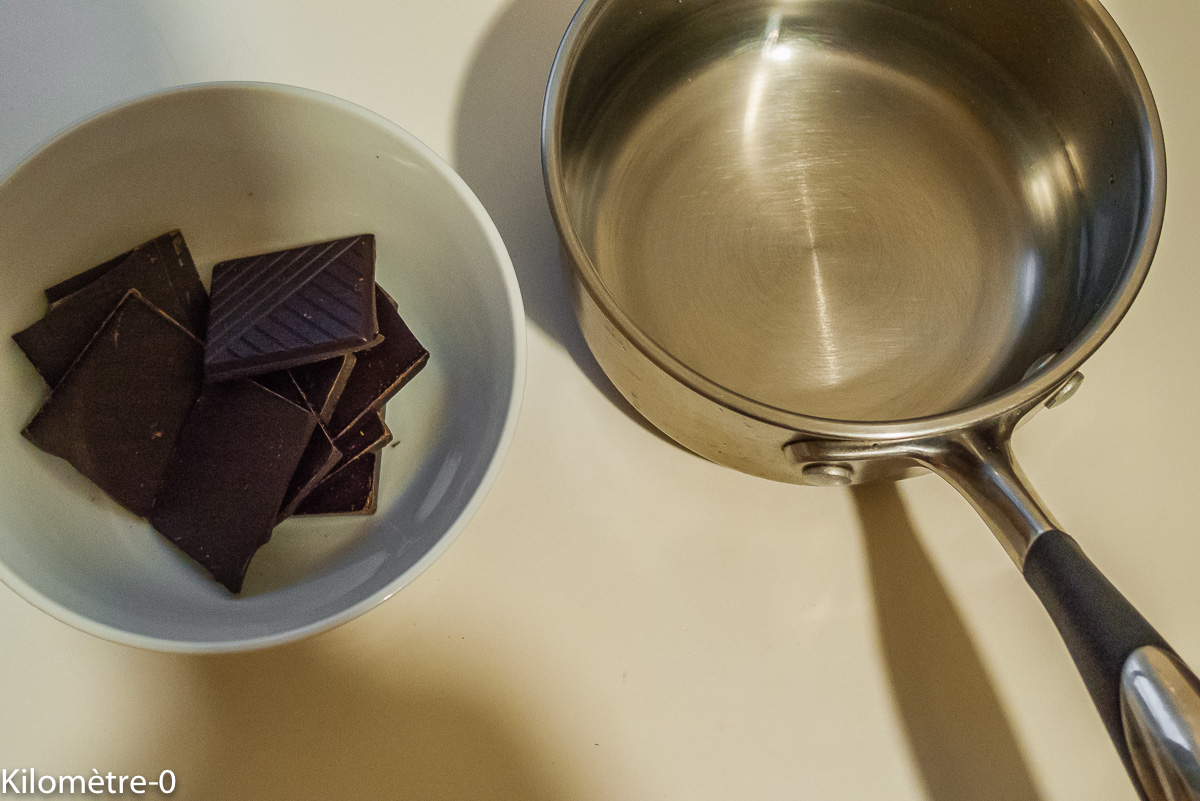 Photo de recette de chocolat au bain marie facile de Kilomètre-0, blog de cuisine réalisée à partir de produits locaux et issus de circuits courts