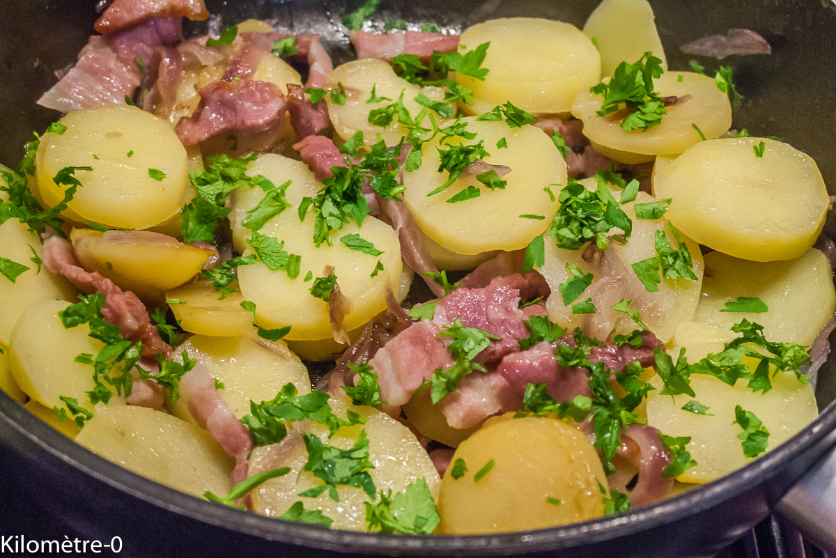 Photo de recette de poêlée pomme de terre, lardons, oeuf, facile ...
