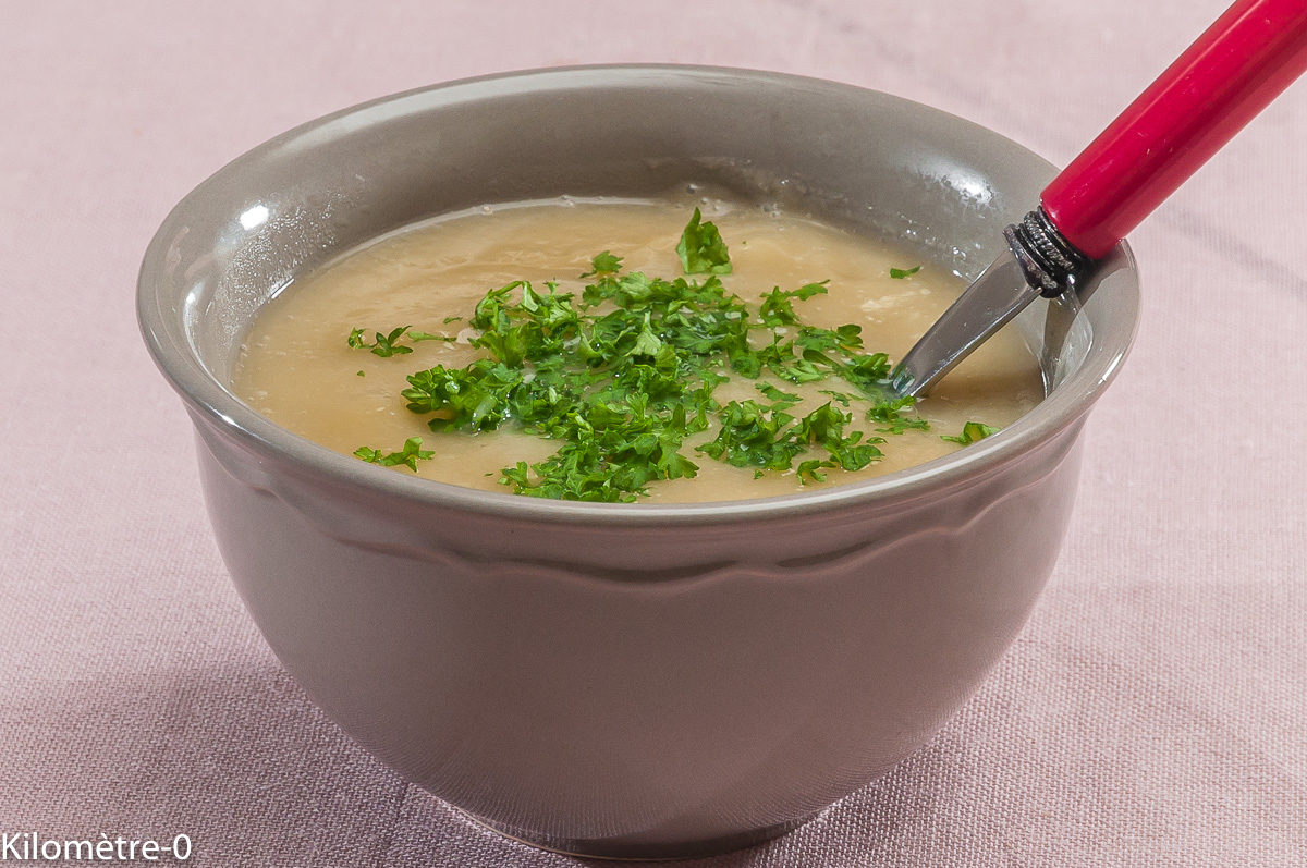 Photo de recette de  velouté chou fleur, comtesse du Barry, facile, bio, rapide, léger de Kilomètre-0, blog de cuisine réalisée à partir de produits locaux et issus de circuits courts