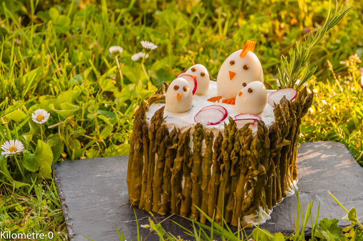 Photo de recette de sandwich cake Pâques, facile, enfant, oeuf, poule, saumon, rapide, léger de Kilomètre-0, blog de cuisine réalisée à partir de produits locaux et issus de circuits courts