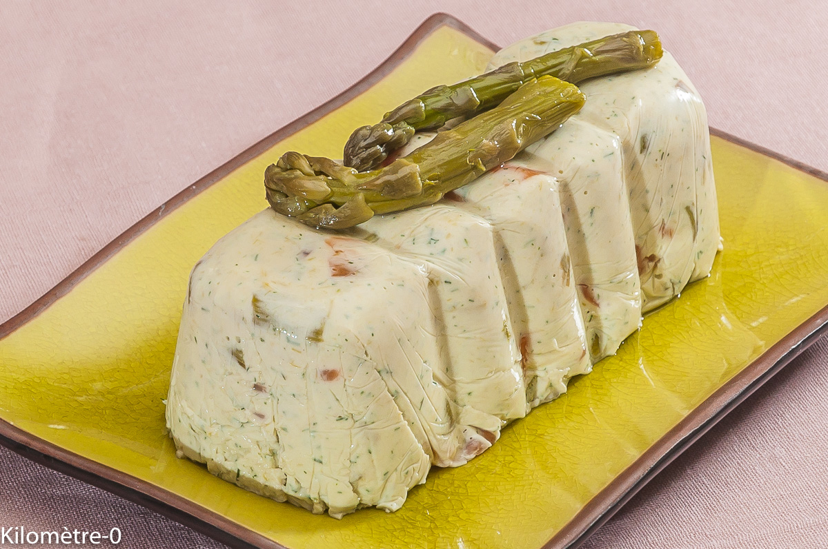 Photo de recette de terrine truite fumée, saumon, asperges vertes, facile, rapide, léger de Kilomètre-0, blog de cuisine réalisée à partir de produits locaux et issus de circuits courts