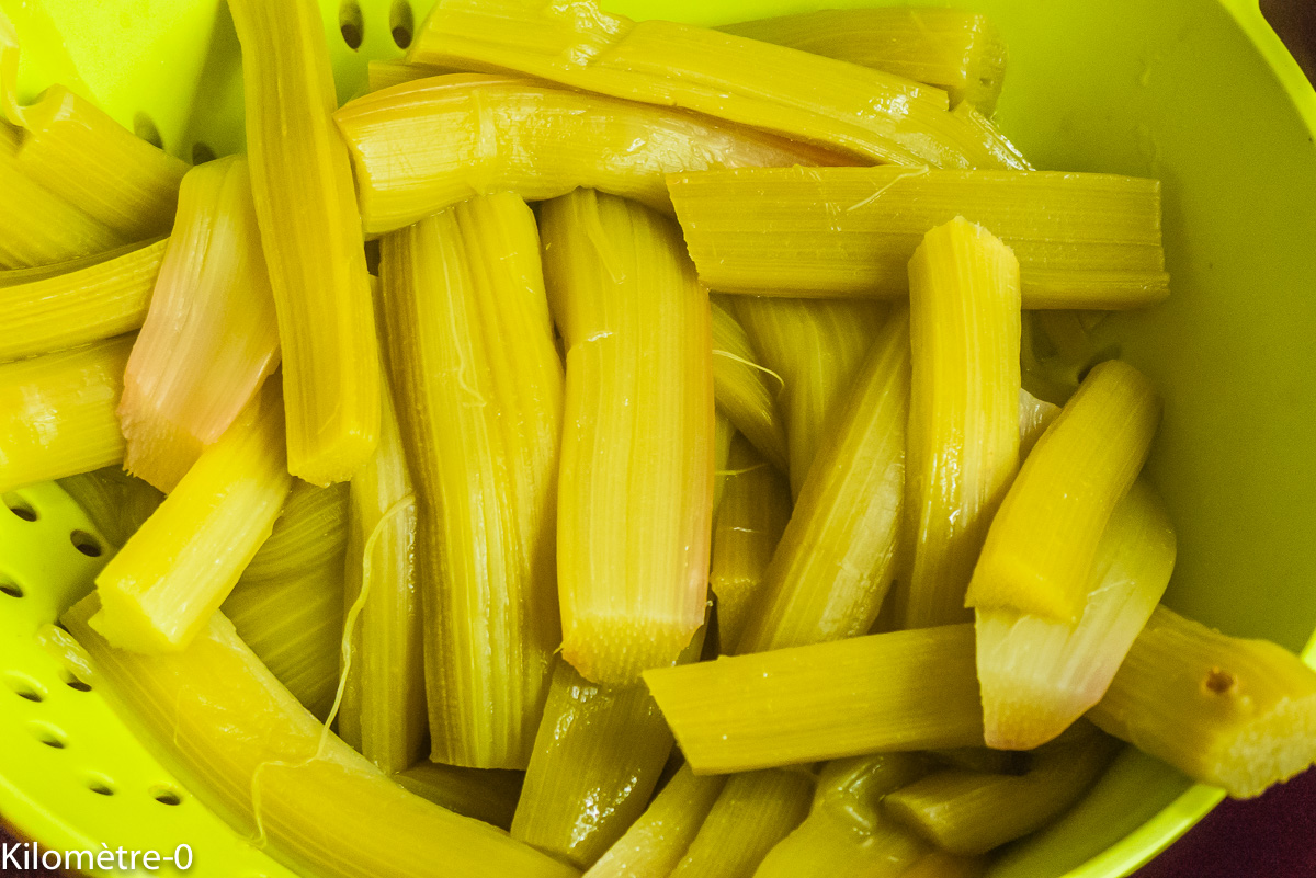 Photo de recette de rhubarbe de Kilomètre-0, blog de cuisine réalisée à partir de produits locaux et issus de circuits courts