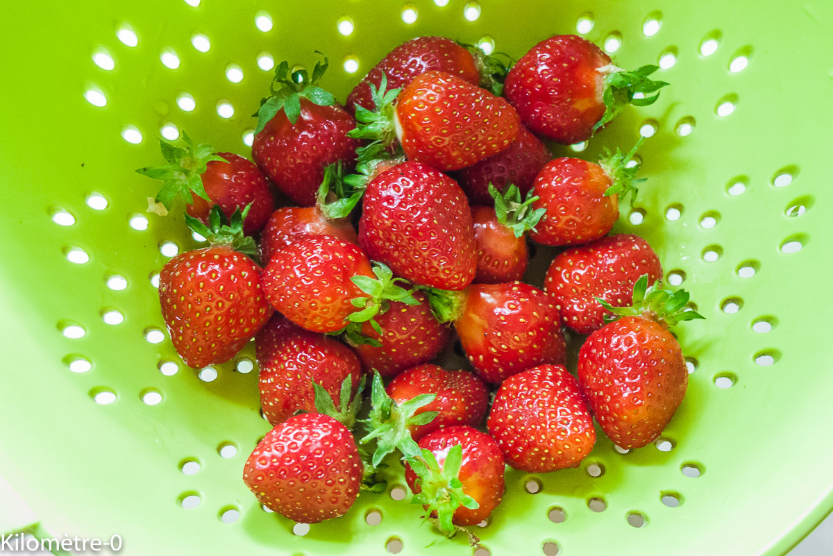 Photo de recette de fraises bio de Kilomètre-0, blog de cuisine réalisée à partir de produits locaux et issus de circuits courts