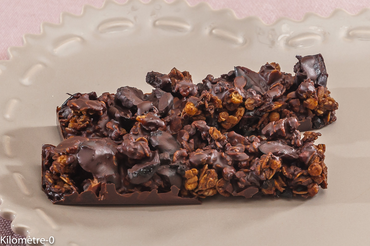 Photo de recette de barre de céréales, chocolat, facile, rapide, bio de Kilomètre-0, blog de cuisine réalisée à partir de produits locaux et issus de circuits courts