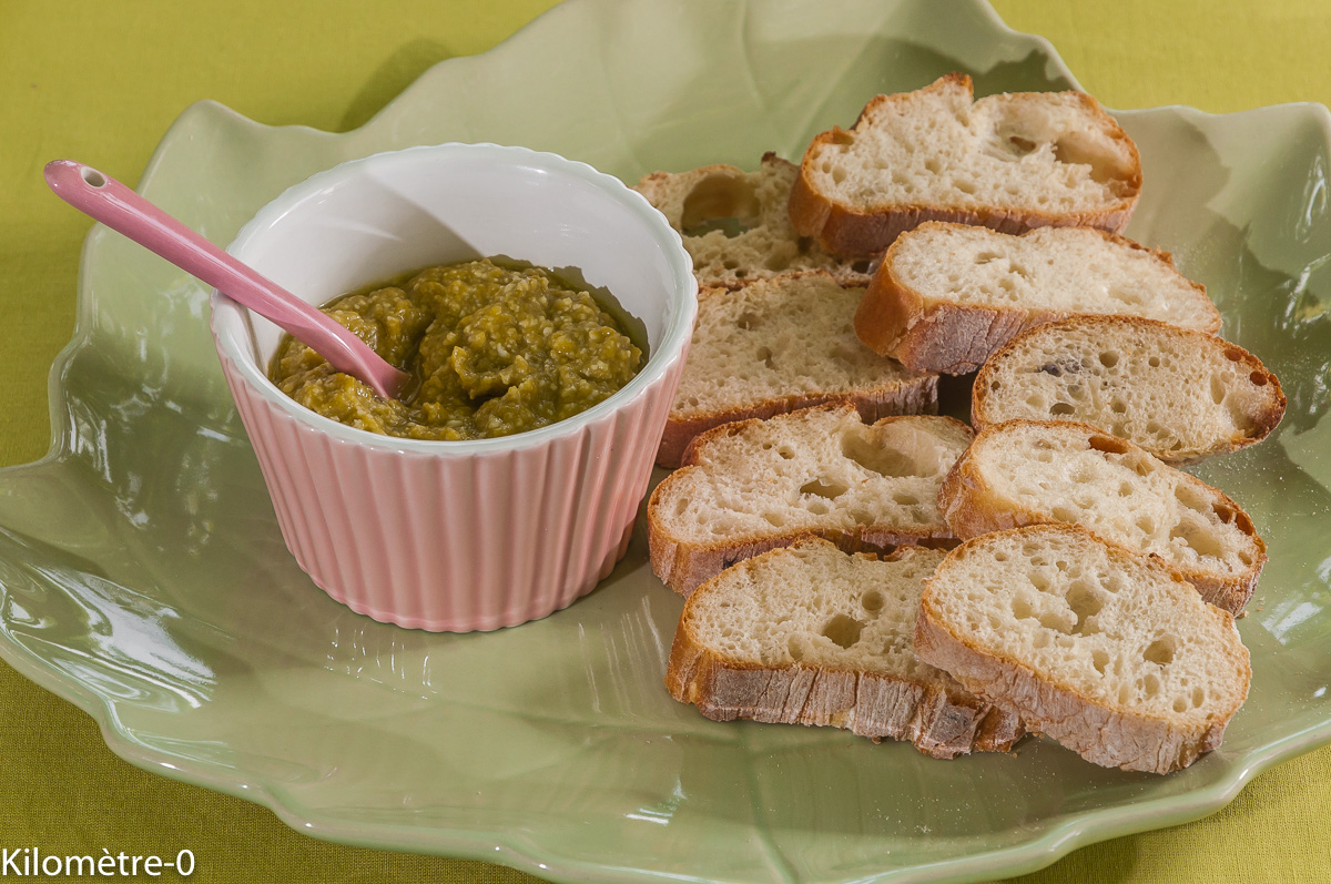 Photo de recette de crème d'asperge verte, parmesan, apéro, tartinade, toast, Kilomètre-0, blog de cuisine réalisée à partir de produits locaux et issus de circuits courts