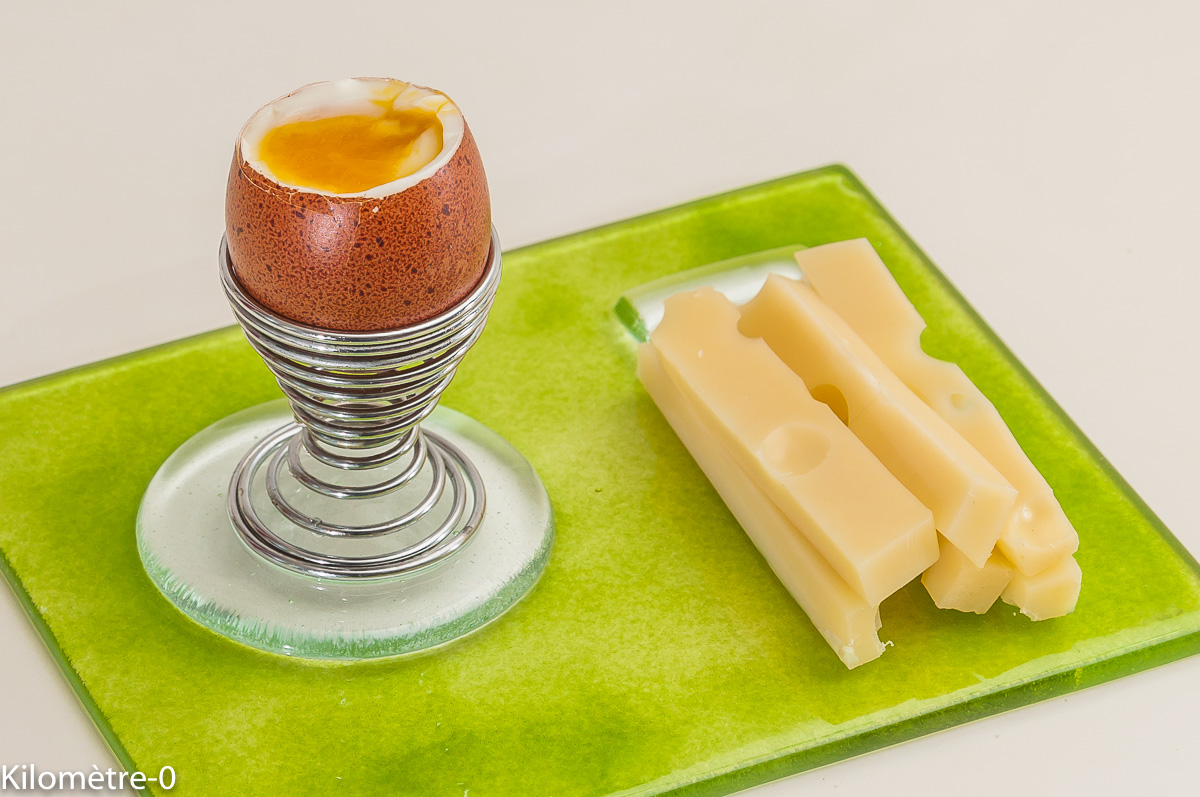 Photo de recette d'oeuf à la coque, emmental, mouillette, facile, bio, rapide,de Kilomètre-0, blog de cuisine réalisée à partir de produits locaux et issus de circuits courts