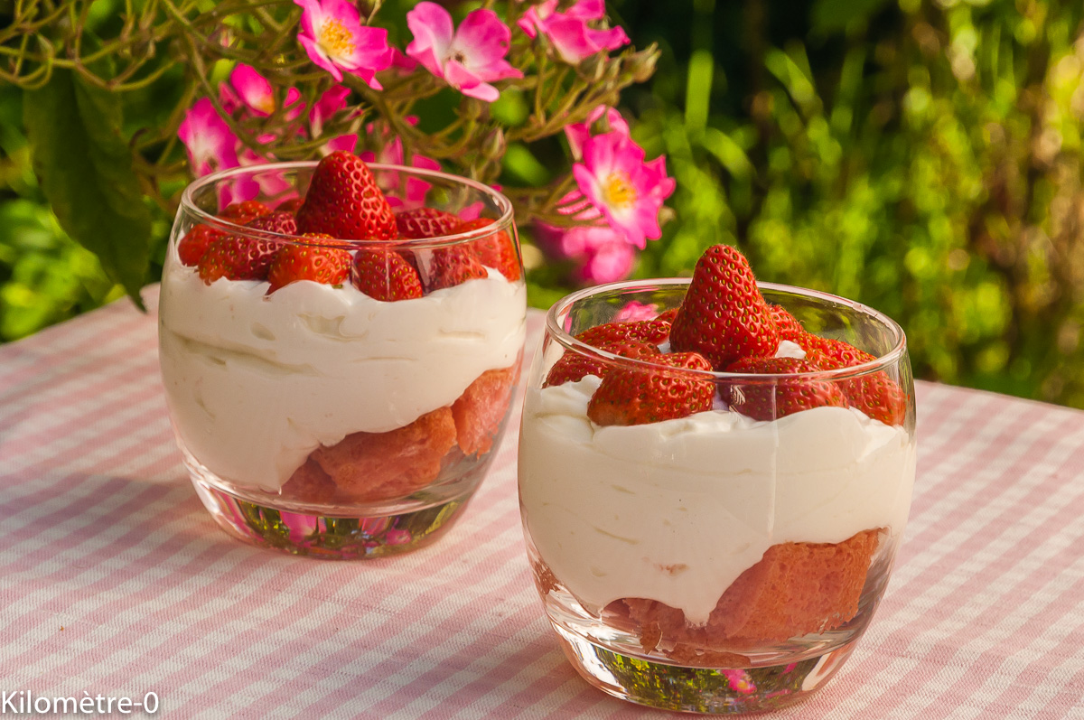 Photo de recette de verrine, fraise, fruits rouges, mascarpone, mousse, facile, rapide de  Kilomètre-0, blog de cuisine réalisée à partir de produits locaux et issus de circuits courts