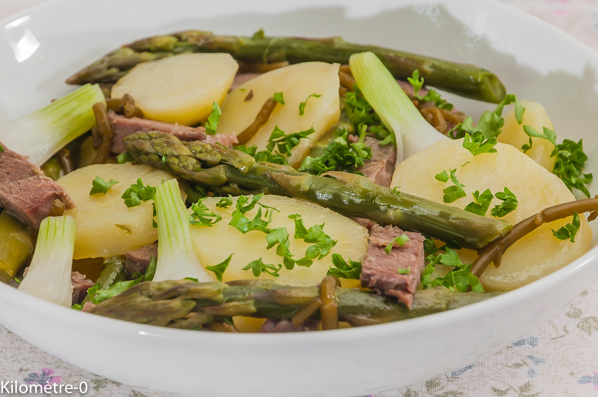 Photo de recette de salade de boeuf cuit, asperge verte, pomme de terre, facile, rapide de Kilomètre-0, blog de cuisine réalisée à partir de produits locaux et issus de circuits courts
