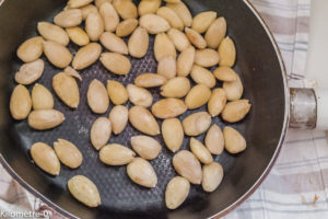 Photo de recette,émonder des amandes de  Kilomètre-0, blog de cuisine réalisée à partir de produits locaux et issus de circuits courts