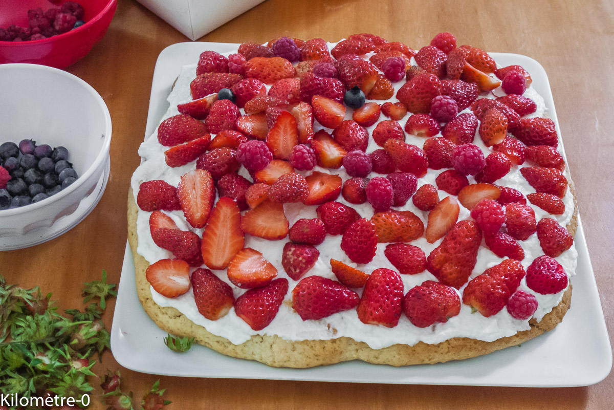 Photo de recette de shortcake aux fraises, framboises, myrtilles Kilomètre-0, blog de cuisine réalisée à partir de produits locaux et issus de circuits courts
