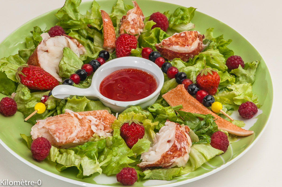 Photo de recette de salade de homard, fruits rouges, fraise, myrtilles, groseilles, salade de Kilomètre-0, blog de cuisine réalisée à partir de produits locaux et issus de circuits courts