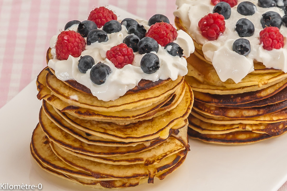 Photo de recette de pancake, myrtille, framboise, facile, chantilly rapide, léger de Kilomètre-0, blog de cuisine réalisée à partir de produits locaux et issus de circuits courts