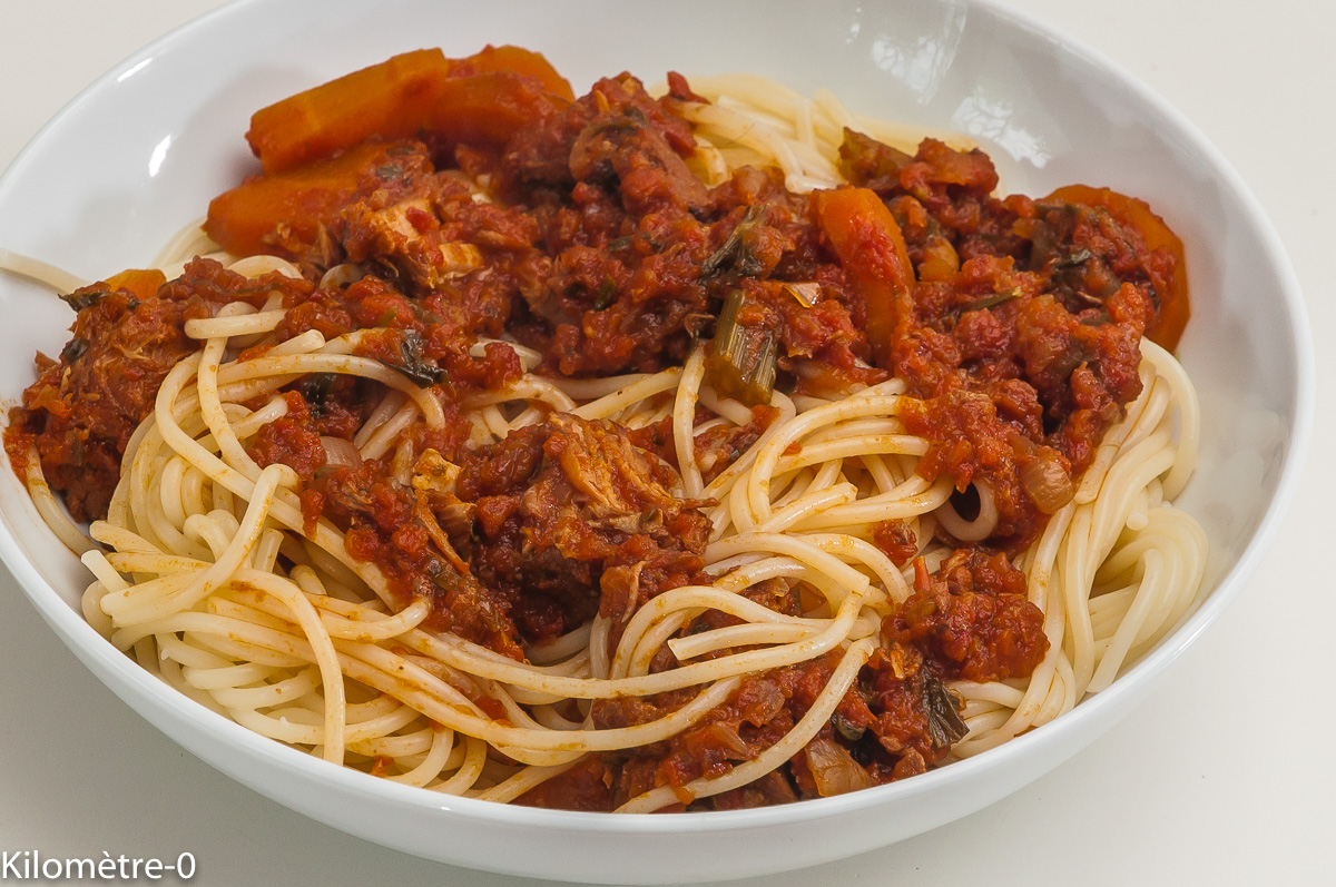 Photo de recette de pâtes, cuisine italienne, veau, sauce tomate, de Kilomètre-0, blog de cuisine réalisée à partir de produits locaux et issus de circuits courts