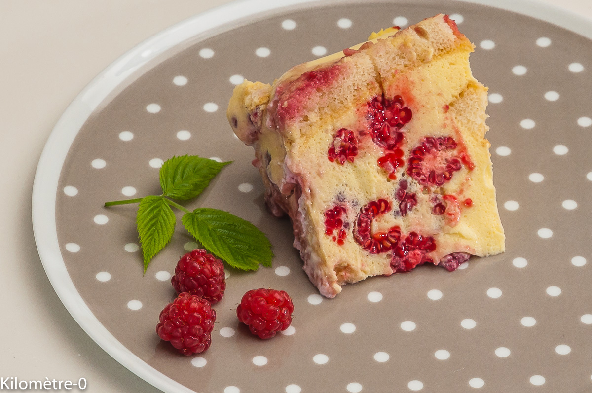 Photo de recette de charlotte, framboise, crème bavaroise, légère, facile, Kilomètre-0, blog de cuisine réalisée à partir de produits locaux et issus de circuits courts