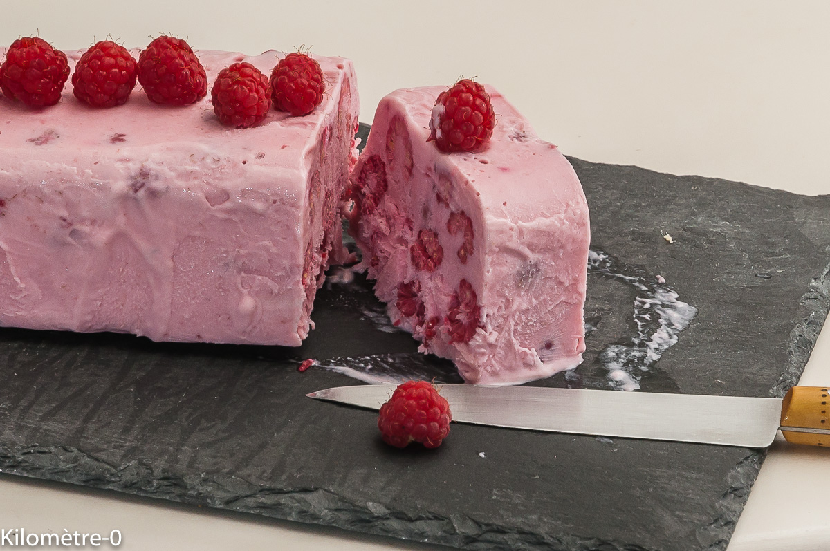 Photo de recette de glace framboise, yaourt, facile, rapide, légère, été Kilomètre-0, blog de cuisine réalisée à partir de produits locaux et issus de circuits courts