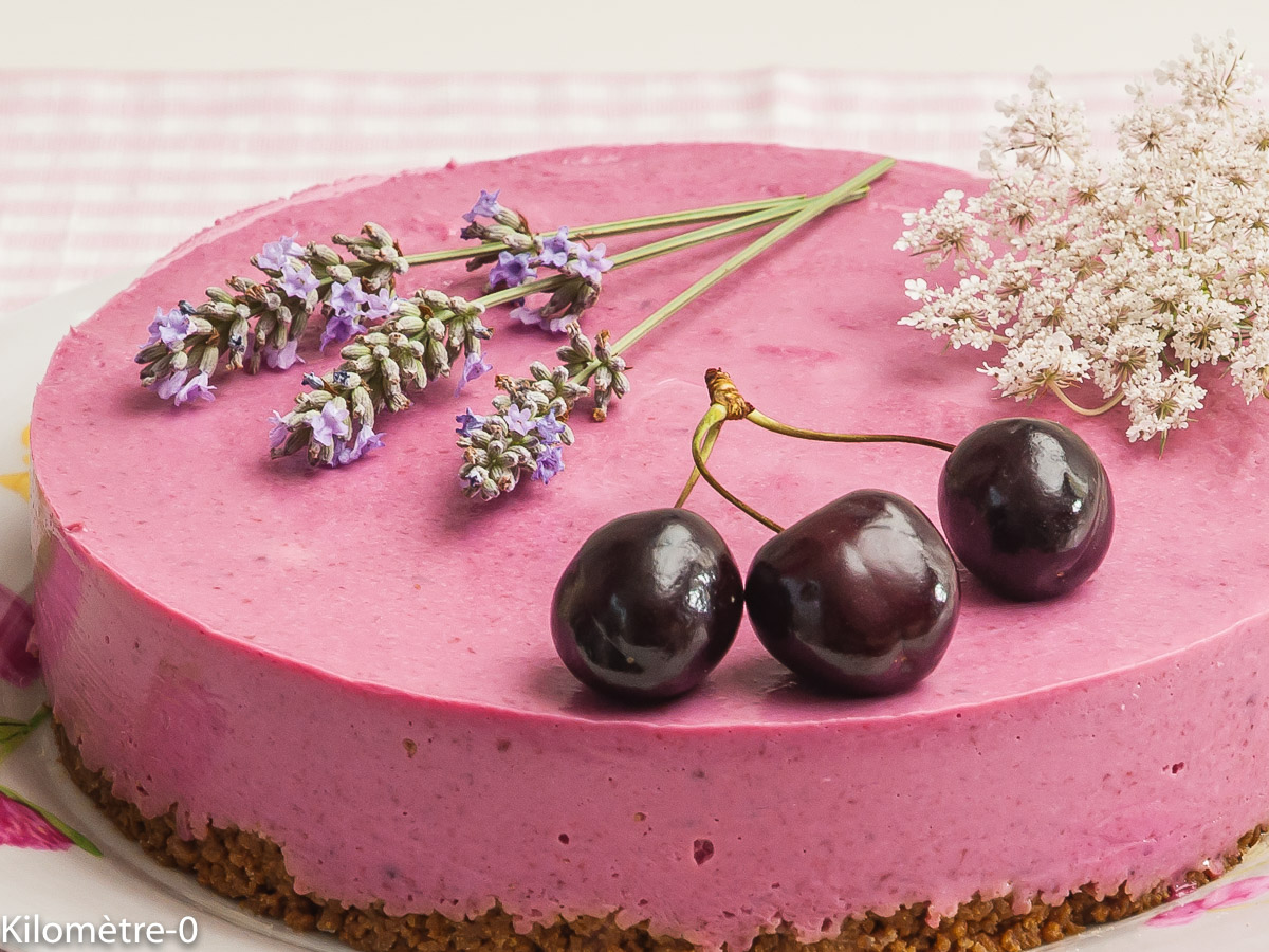 Photo de recette de cheesecake, cerises de Kilomètre-0, blog de cuisine réalisée à partir de produits locaux et issus de circuits courts