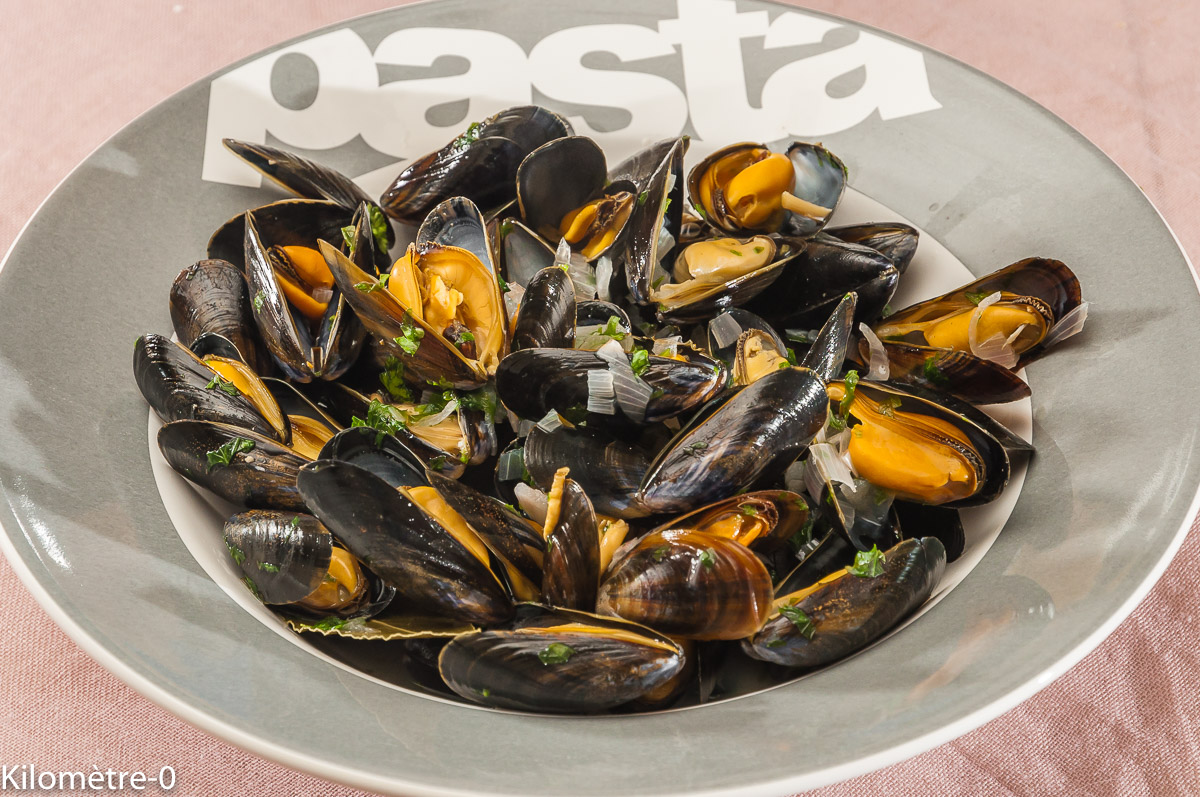 Photo de recette de moules- marinière- facile- rapide- de Kilomètre-0, blog de cuisine réalisée à partir de produits locaux et issus de circuits courts
