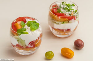 Photo de recette de verrine-tomate-concombre-burrata-melon de Kilomètre-0, blog de cuisine réalisée à partir de produits locaux et issus de circuits courts