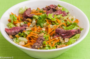 Photo de recette de salade thaie au boeuf, facile, rapide, bio de Kilomètre-0, blog de cuisine réalisée à partir de produits locaux et issus de circuits courts