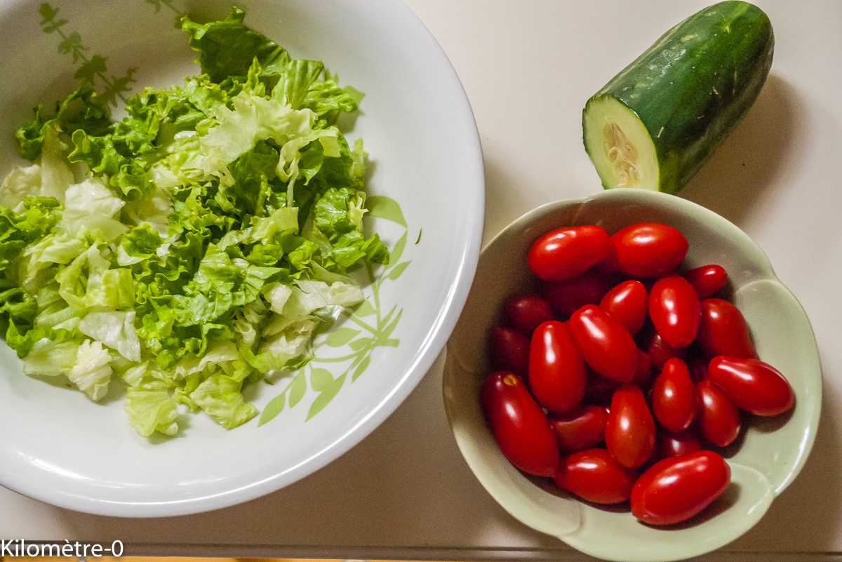Photo de recette de salade grecque de Kilomètre-0, blog de cuisine réalisée à partir de produits locaux et issus de circuits courts