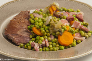 Photo de recette de caneton, canard,  nantais, canard nantais, canette nantaise, petits pois, muscadet , cuisine traditionnelle, cuisne nantaise, légumes, printemps, volailles, de Kilomètre-0, blog de cuisine réalisée à partir de produits locaux et issus de circuits courts