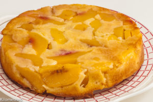 Photo de recette de gâteau renversé aux nectarines de  Kilomètre-0, blog de cuisine réalisée à partir de produits locaux et issus de circuits courts