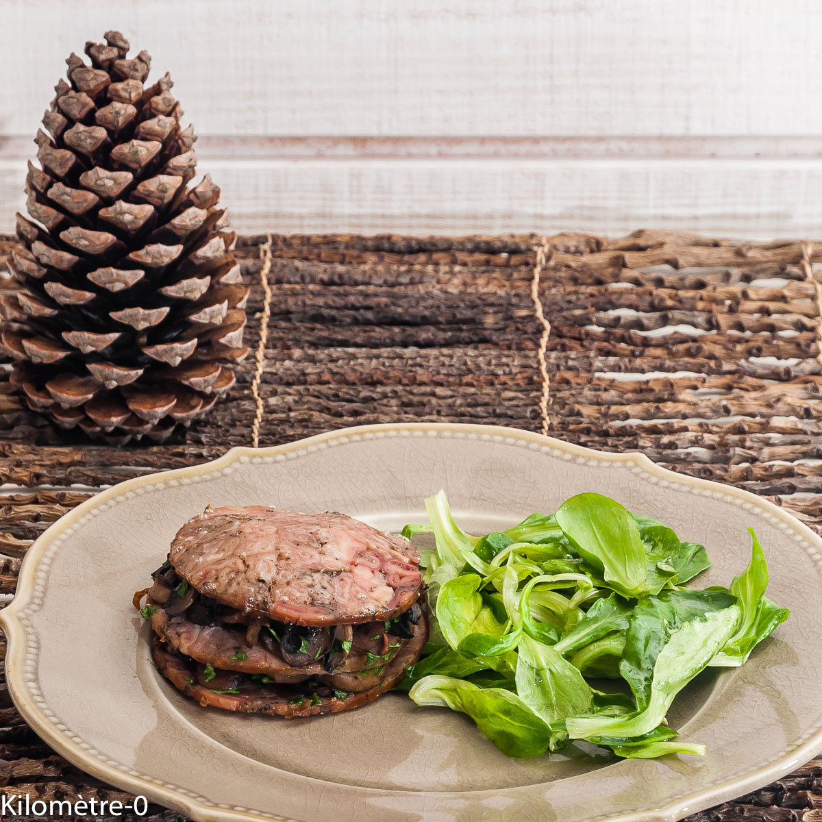 Photo de recette de millefeuille, andouille, champignons de Kilomètre-0, blog de cuisine réalisée à partir de produits locaux et issus de circuits courts