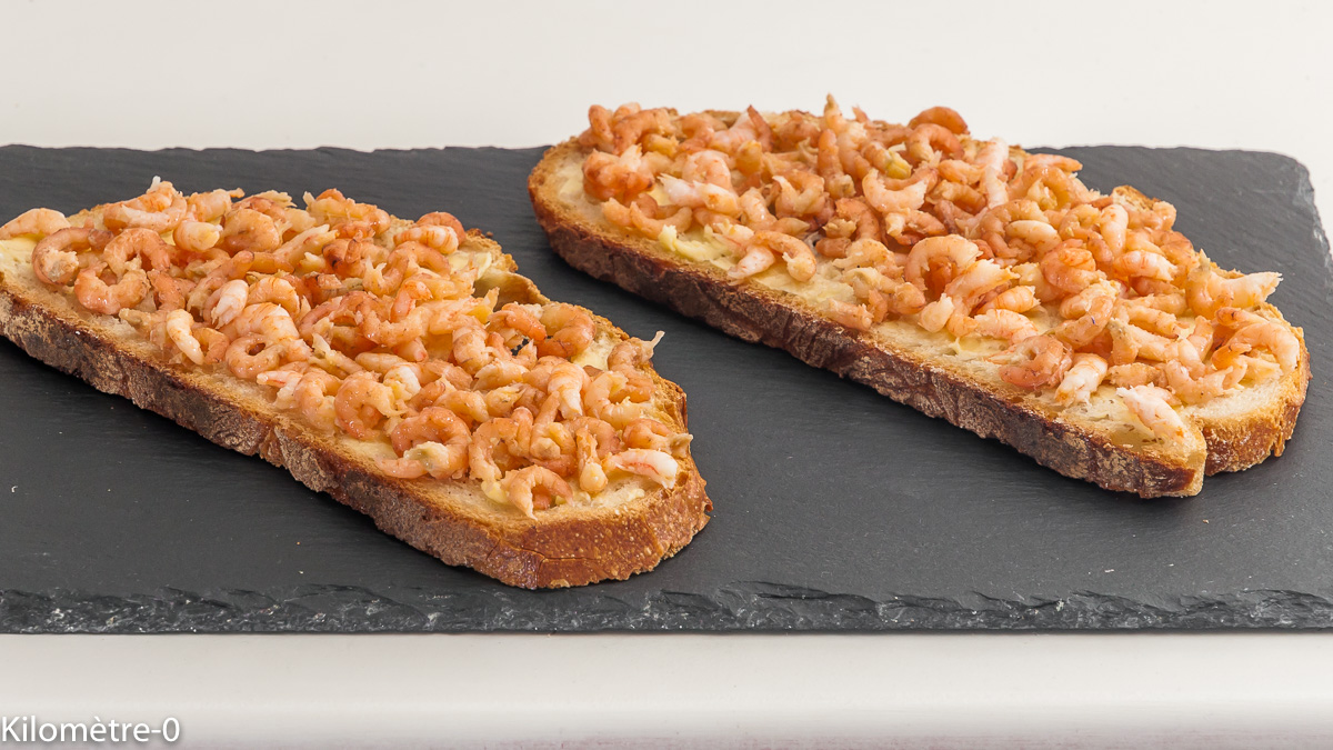 Photo de recette de bruschetta, crevettes, facile, bord de mer, Kilomètre-0, blog de cuisine réalisée à partir de produits locaux et issus de circuits courts