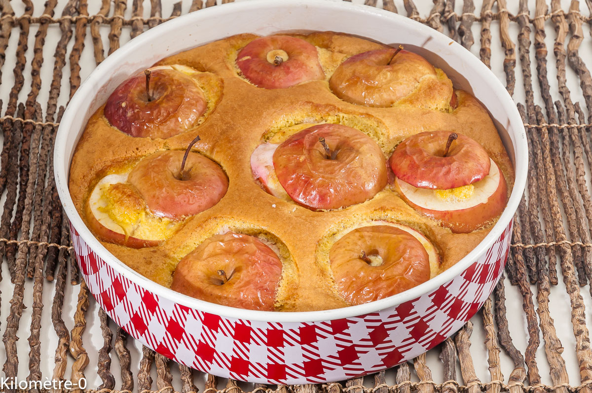 Photo de recette de gâteau aux pommes entières, bio, noisettes de Kilomètre-0, blog de cuisine réalisée à partir de produits locaux et issus de circuits courts