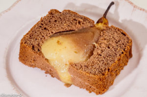 Photo de recette de cake aux poires entière de  Kilomètre-0, blog de cuisine réalisée à partir de produits locaux et issus de circuits courts