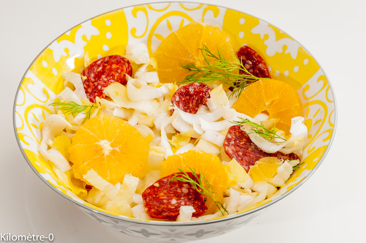 Photo de recette de salade d'endives, oranges, chorizo, légère de de Kilomètre-0, blog de cuisine réalisée à partir de produits locaux et issus de circuits courts